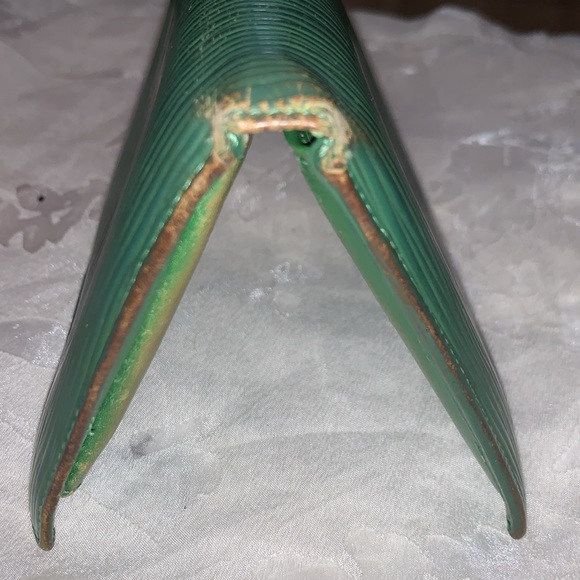 Authentic Louis Vuitton green Epi Leather wallet code # inside wallet - Picture 5 of 12